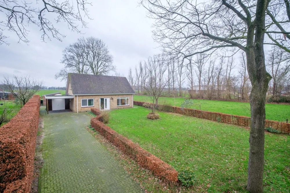 Vrijstaande woning aan Oosteinde , Nieuwleusen