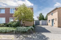 Burg. Donnersstraat 8, Munstergeleen