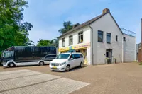 Burg. Van Houtstraat 47, Budel