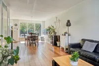 Muntmeester 464, Uden
