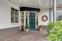 Zuiderstraat 24, Enter