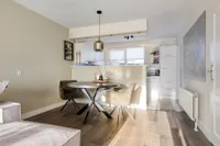 Stationsweg 14b, Enter