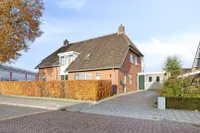 Stationsweg 14b, Enter