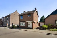 Maasheuvel 37, Roosteren