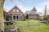 Hollanderdijk 2, Enter