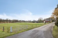 Hollanderdijk 2, Enter