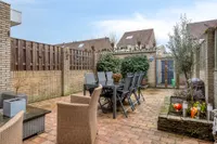 Iepenlaan 35, Halsteren