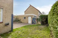 Groenendaal 25, Halsteren