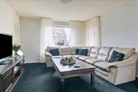 Julianastraat 25, Enter