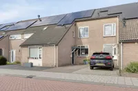Morel 40, Uden