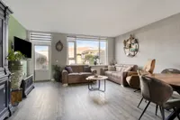 Morel 40, Uden