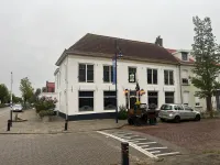 Dorpsstraat 2, Hoofdplaat