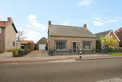 Moleneindsestraat 32, 4741RJ, Hoeven, Noord-Brabant