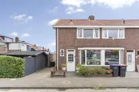 Jan van Nassaustraat 2, Zwijndrecht