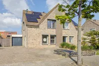 Steeland 8, Westdorpe