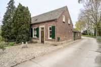 Enge Steeg 4, Leunen