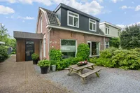 Stationserf 66, Houten