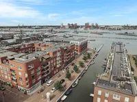 Revaleiland, Amsterdam