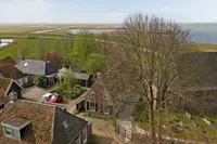 Buren 24, Gaast