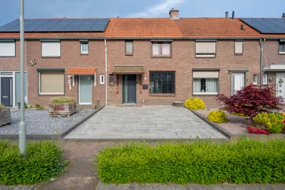 Dr. Poelsstraat 10, 6436BE, Amstenrade, Limburg