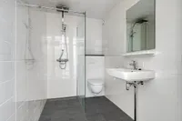 Ereprijs 80, Huizen