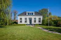 Hoofdweg 121, Wagenborgen