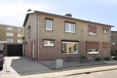 Pastoor Verbeekstraat 13, 6137VP, Sittard, Limburg