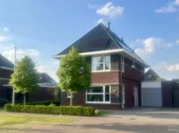Meikers 13, Borne