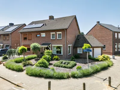 Hendrik van Veldekestraat 2, 5921VT, Venlo, Limburg
