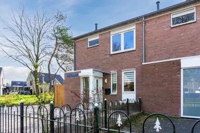 Overijsselplantsoen 37, 5709CR, Helmond, Noord-Brabant