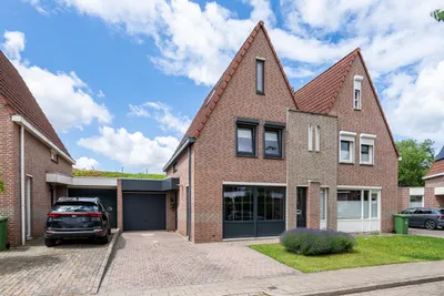 Mies van der Rohestraat 28, 6374PG, Landgraaf, Limburg