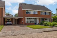 Munnikestraat 8, Surhuisterveen