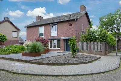 Bettinumstraat 48, 6122BJ, Buchten, Limburg