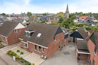 De Bleek 31, Warten