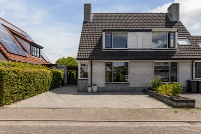 Arnold van Lieropstraat 54, 4651ZX, Steenbergen, Noord-Brabant