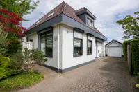 Sluisweg 14, Born