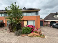 Standenland 10, Houten