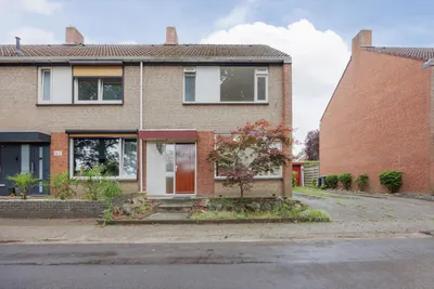 Burg van Leentstraat 64, 5971AJ, Grubbenvorst, Limburg