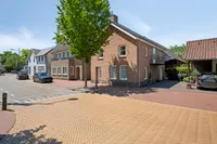Kerkstraat 11, Born