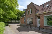 Hegebuorren 1, Stiens
