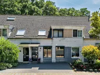 Kapelaan Nausstraat 25, Venlo