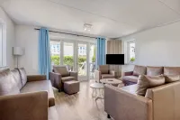 Nieuwe Zeedijk 1-108, Hellevoetsluis