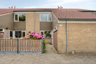 Ireneplaats 44, 3223XJ, Hellevoetsluis, Zuid-Holland