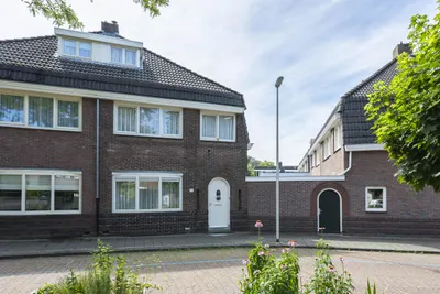 Mr. Adriaan Sassenstraat 10, 6417XK, Heerlen, Limburg