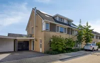 Vuurijzer 19, Uden