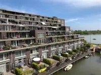 Hollandiagracht, Amsterdam