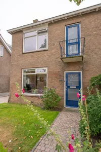 De Dageraad 10, Den Hoorn