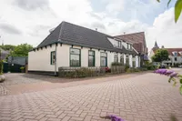 Hollewal 3, Den Burg