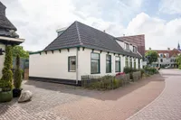 Hollewal 3, Den Burg