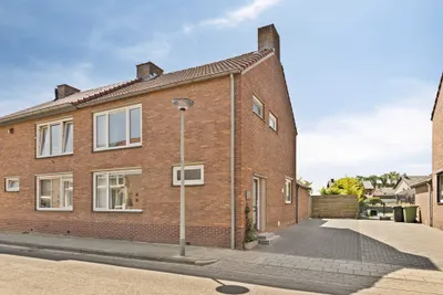 Dr. Poelsstraat 3, 6061GH, Posterholt, Limburg